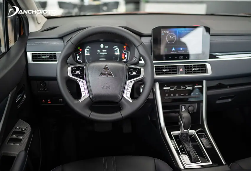 Vô lăng Mitsubishi Xpander 2024 đổi mới thiết kế gãy gọn, nam tính hơn