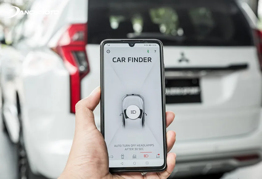 Điều khiển xe qua ứng dụng điện thoại là một tính năng rất nổi bật trên Pajero Sport 2020 mới