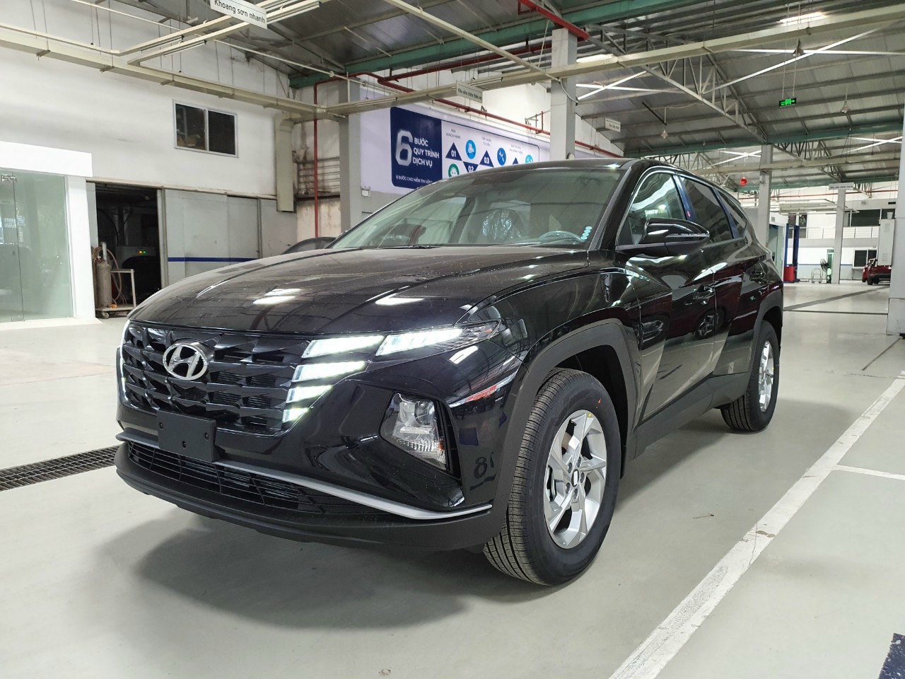 hyundai tucson 2.0 at tiêu chuẩn 2023 màu đen