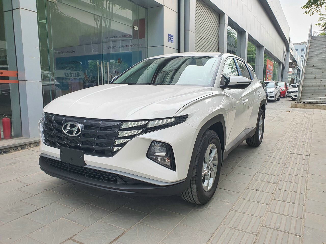 mặt trước hyundai tucson 2.0 at tiêu chuẩn 2023